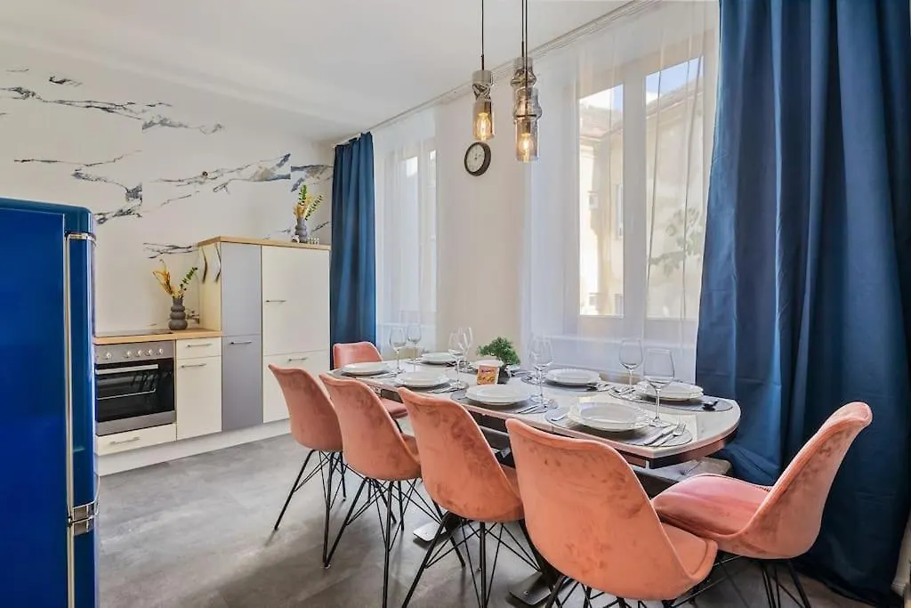 Luxury Vintage Vibe Apartment Vienna